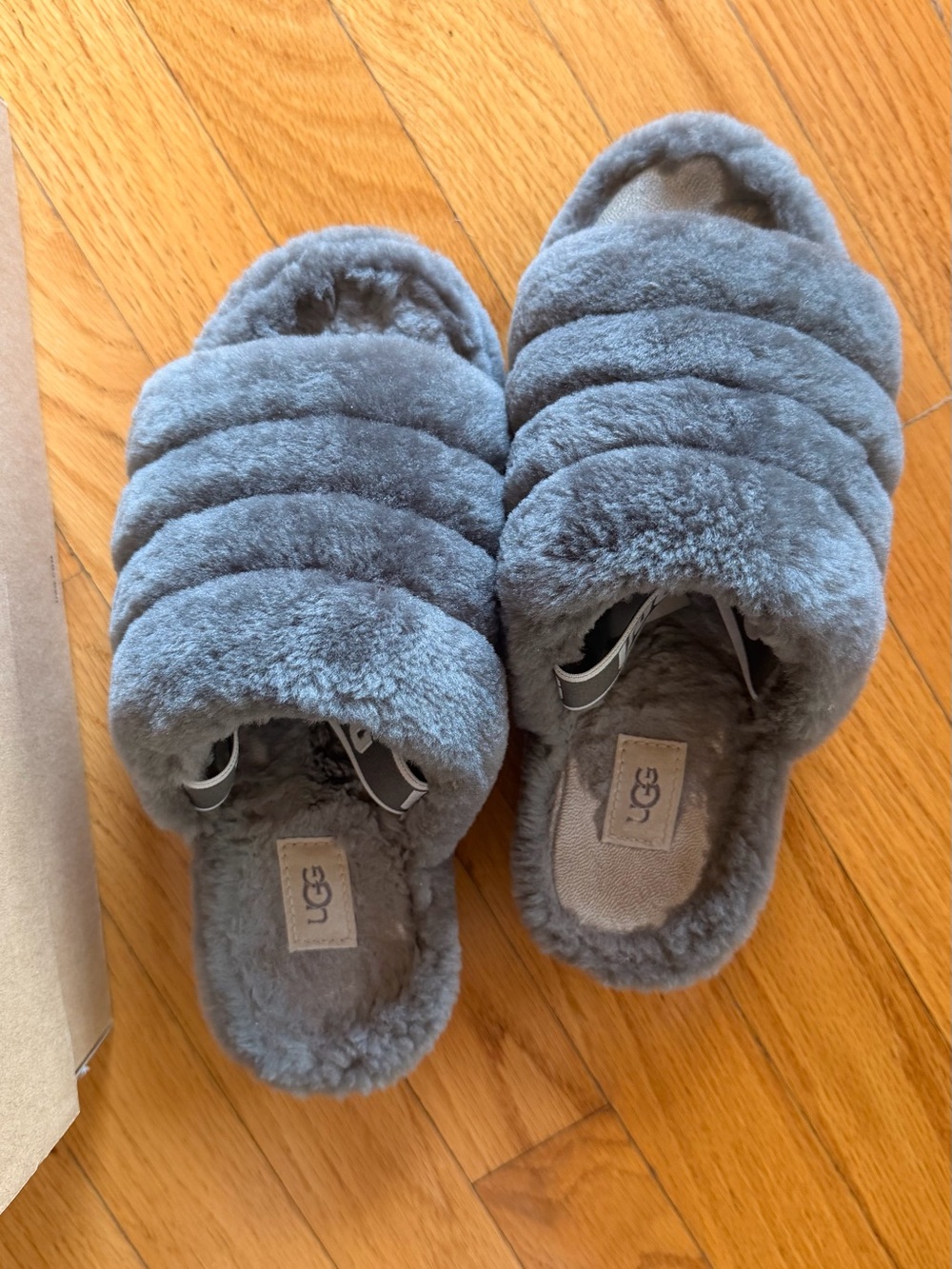 UGG 8 - Grey Cozy Fluffy Slide with Branded Heel Strap - Picture 4 of 8